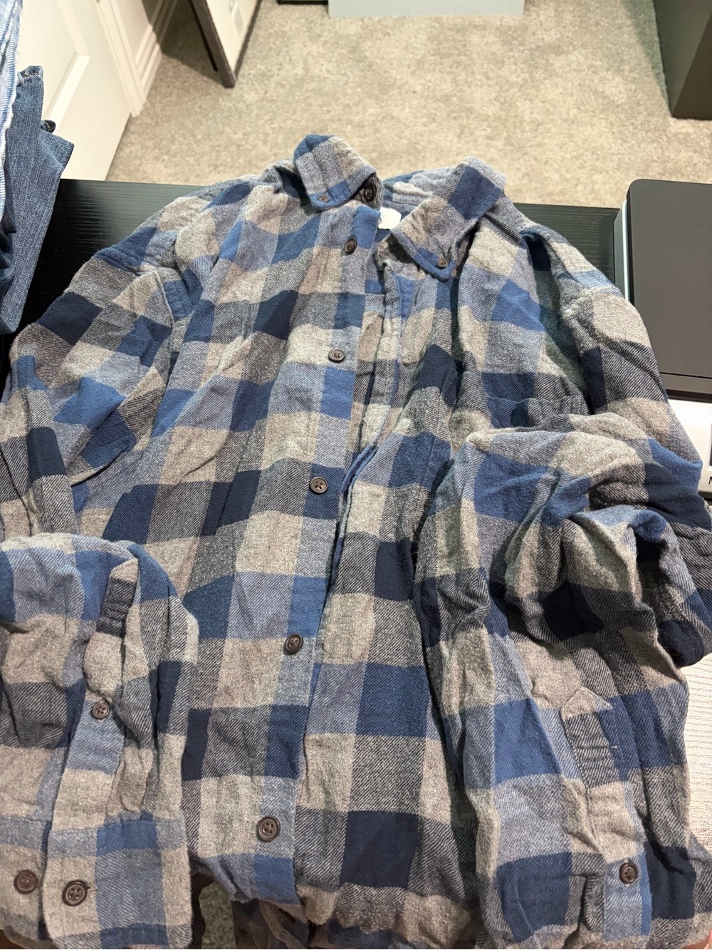 Men’s flannel button up